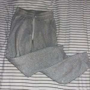 LULULEMON SCUBA JOGGER, HEATHERED CORE ULTRA LIGHT GREY